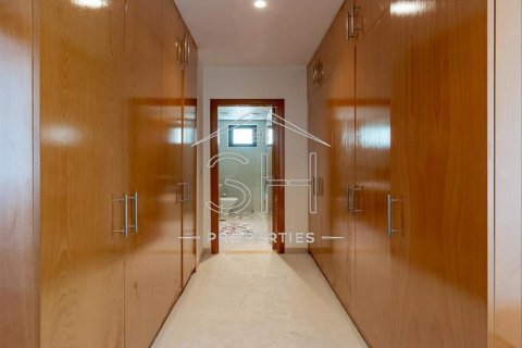 Müüa villa asukohaga Dubai, AÜE: 5 magamistoaga, 470.6 m² Nr 511964 - pilt 8