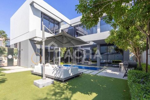 Vilë në Jumeirah Golf Estates, Dubai, Emiratet e Bashkuara Arabe 5 dhoma gjumi, 487 m2. № 706467