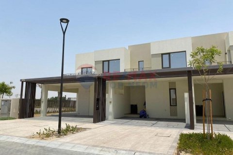 Villa in Dubai South (Dubai World Central), Dubai, UAE 3 bedrooms, 137.8 sq.m. № 564112 - photo 1