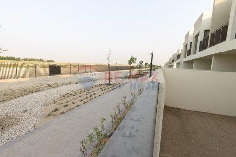 Villa in Dubai South (Dubai World Central), Dubai, UAE 3 bedrooms, 137.8 sq.m. № 564112 - photo 12
