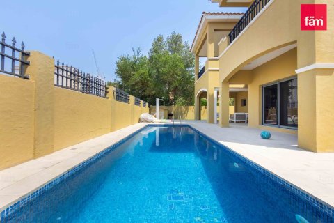 Villa in Dubai, UAE 4 bedrooms, 560.9 sq.m. № 721913 - photo 22