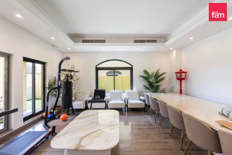 Villa in Dubai, UAE 4 bedrooms, 560.9 sq.m. № 721913 - photo 5