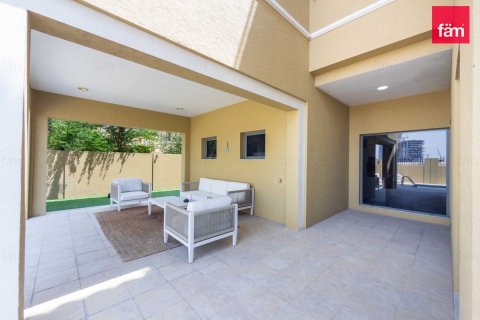 Villa in Dubai, UAE 4 bedrooms, 560.9 sq.m. № 721913 - photo 21
