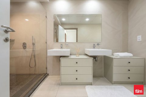 Villa in Dubai, UAE 4 bedrooms, 560.9 sq.m. № 721913 - photo 14