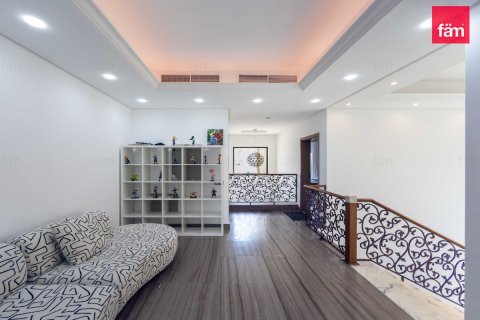Villa in Dubai, UAE 4 bedrooms, 560.9 sq.m. № 721913 - photo 7