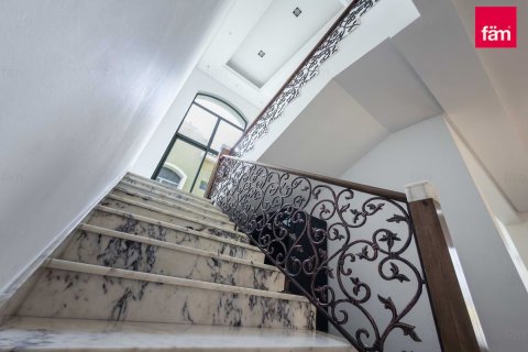 Villa in Dubai, UAE 4 bedrooms, 560.9 sq.m. № 721913 - photo 6
