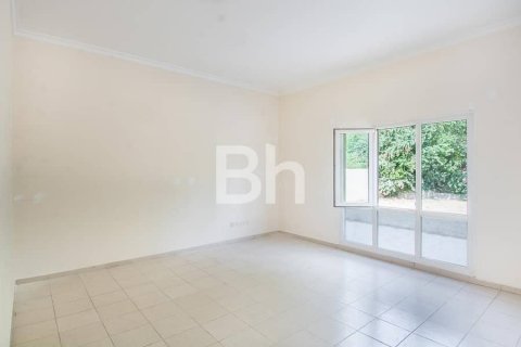 Vila u gradu Dubai, UAE 3 spavaće sobe, 353 m2 Br. 643238 - Slika 2