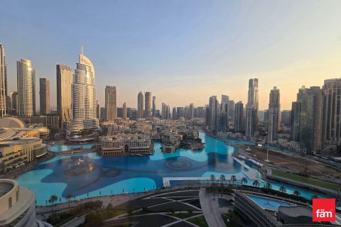 Снять в аренду квартиру в Даунтаун Дубай (Даунтаун Бурдж Дубай), ОАЭ 1 спальня, 76.7м2, № 662218 - фото 1