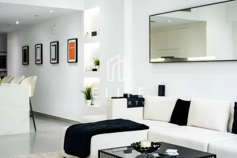 Palm Jumeirah, Dubai, UAE의 판매용 아파트 침실 2개, 175제곱미터 번호 681978 - 사진 12