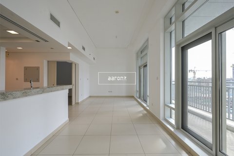 Apartemen di Downtown Dubai (Downtown Burj Dubai), UEA 1 kamar tidur, 75.8 m2 nomor 638093 - foto 3