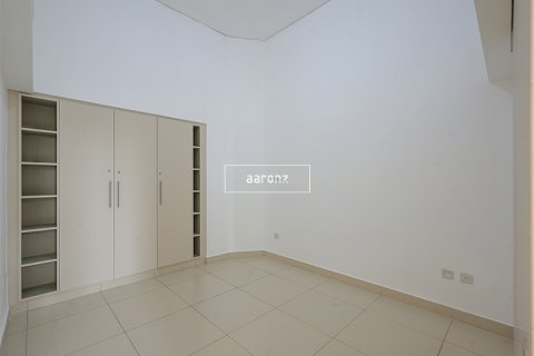Apartemen di Downtown Dubai (Downtown Burj Dubai), UEA 1 kamar tidur, 75.8 m2 nomor 638093 - foto 6