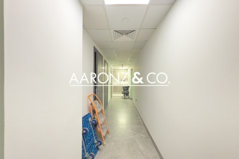 Oficina en alquiler en Jumeirah Lake Towers, Dubai, EAU 148.3 m2 № 638092 - foto 6