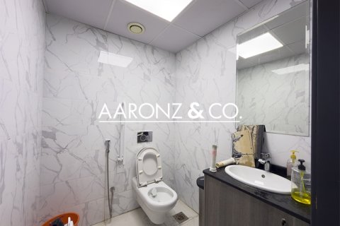 Oficina en alquiler en Jumeirah Lake Towers, Dubai, EAU 148.3 m2 № 638092 - foto 13