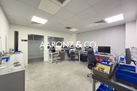 Oficina en alquiler en Jumeirah Lake Towers, Dubai, EAU 148.3 m2 № 638092 - foto 5