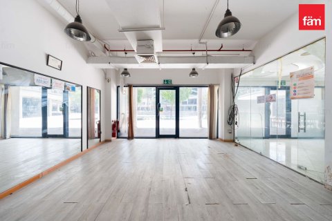 Tienda en alquiler en Dubai, EAU 123.6 m2 № 714401 - foto 1