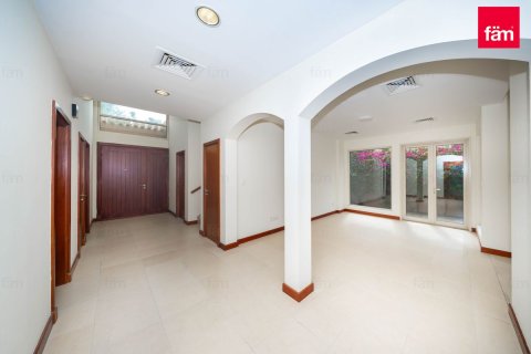 Вилла Дубай, БАӘ-да 3 жатын бөлмелер, 594.1 м² № 721141 - фото 4