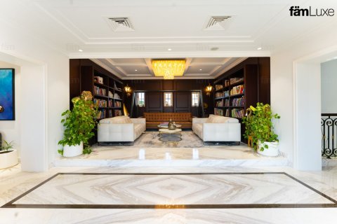Vila u Dubai, UAE 6 spavaćih soba, 2193.7 m2 Br. 662321 - fotografija 3