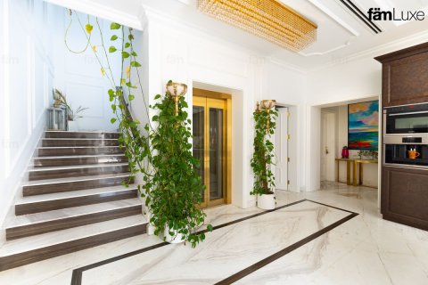 Vila u Dubai, UAE 6 spavaćih soba, 2193.7 m2 Br. 662321 - fotografija 16
