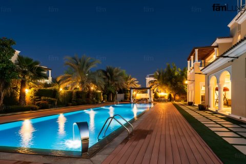 Vila u Dubai, UAE 6 spavaćih soba, 2193.7 m2 Br. 662321 - fotografija 6