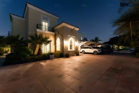 Vila u Dubai, UAE 6 spavaćih soba, 2193.7 m2 Br. 662321 - fotografija 17