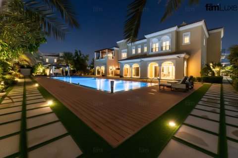Vila u Dubai, UAE 6 spavaćih soba, 2193.7 m2 Br. 662321 - fotografija 18