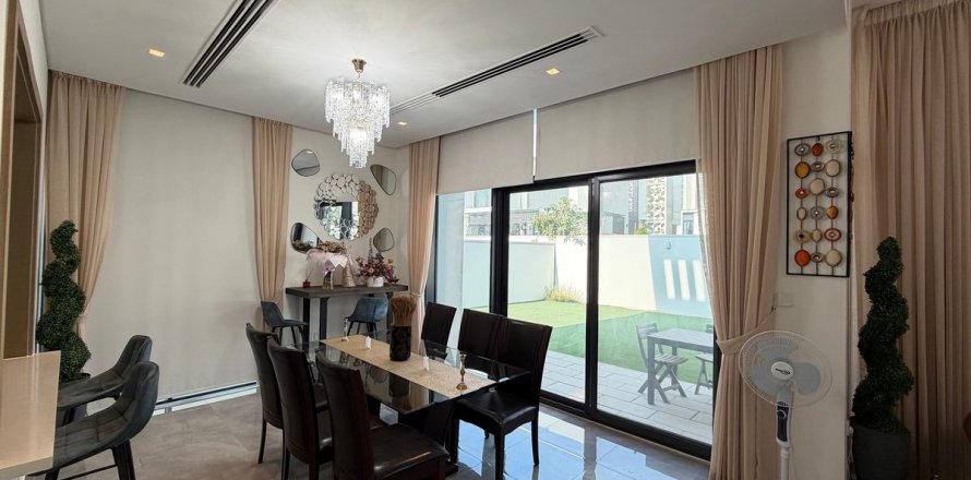 Villa i Al Furjan, Dubai, Emiratene 4 soverom, 462.8 kvm nr. 662319