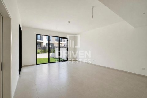 Villa zur Miete in Jebel Ali, Dubai, VAE 4 Schlafzimmer, 252.05 m2 Nr. 765578 - Foto 1