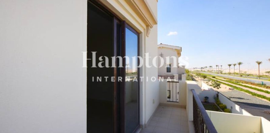 Kaupunkipientalo Arabian Ranches, Dubai, Arabiemiraatit 3 makuuhuonetta, 234.487 m2 № 651316