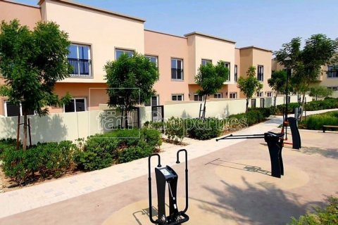 Maison de ville à louer à Dubai, EAU 3 chambres, 162.4 m2 № 715121 - photo 2