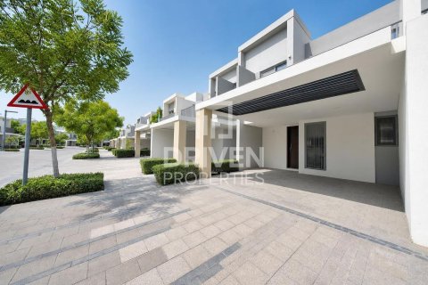 Townhouse sa Tilal Al Ghaf, Dubai, UAE 3 silid-tulugan, 140.47 sq.m. № 756072 - larawan 2