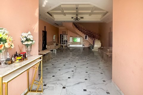 Villa en alquiler en Al Quoz, Dubai, EAU 3 dormitorios, 929.03 m2 № 749775 - foto 3