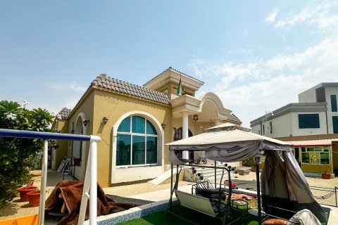 Villa en alquiler en Al Quoz, Dubai, EAU 3 dormitorios, 929.03 m2 № 749775 - foto 6