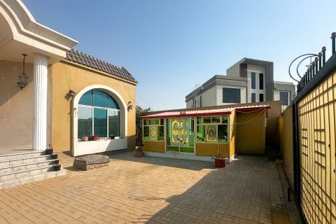 Villa en alquiler en Al Quoz, Dubai, EAU 3 dormitorios, 929.03 m2 № 749775 - foto 5