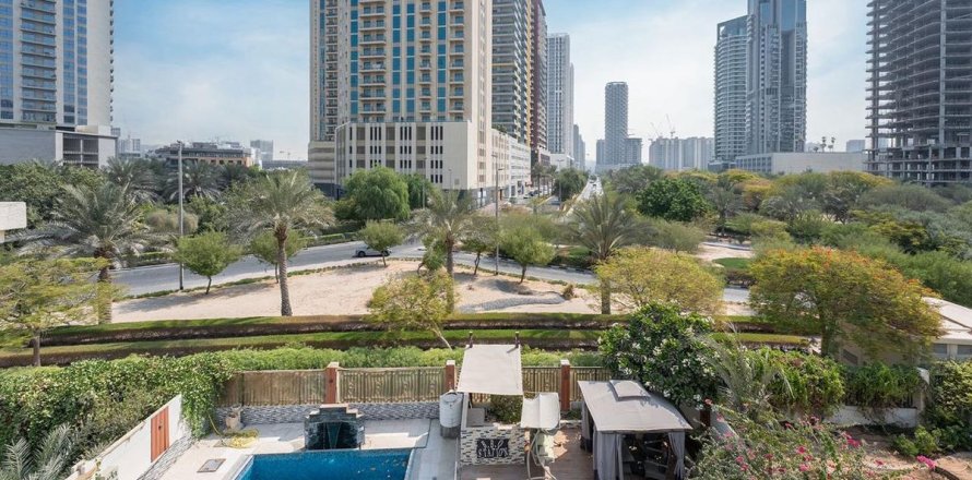 Villa in Dubai, VAE: 4 Schlafzimmer, 501.5 m2 Nr. 706064