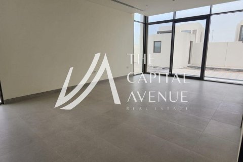 Villa zur Miete in Abu Dhabi, VAE 4 Schlafzimmer, 1115.3 m2 Nr. 757637 - Foto 7