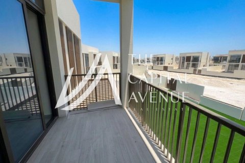 Villa zur Miete in Abu Dhabi, VAE 4 Schlafzimmer, 1115.3 m2 Nr. 757637 - Foto 2