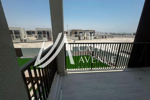 Villa zur Miete in Abu Dhabi, VAE 4 Schlafzimmer, 1115.3 m2 Nr. 757637 - Foto 11