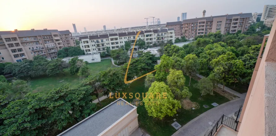 Motor City, Dubai, UAE의 아파트 침실 3개, 208제곱미터 번호 679376