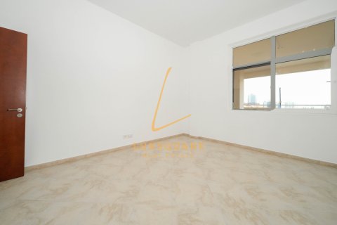 Apartman u Motor City, Dubai, UAE 3 spavaćih soba, 272 m2 Br. 679378 - fotografija 9