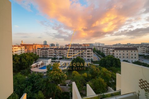 Apartman u Motor City, Dubai, UAE 3 spavaćih soba, 272 m2 Br. 679378 - fotografija 28