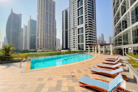 Huoneisto Jumeirah Lake Towers, Dubai, Arabiemiraatit 1 makuuhuone, 67.08 m2 № 729575 - kuva 12