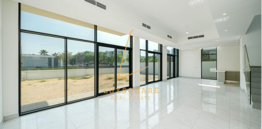 ویلا در Al Furjan، Dubai ، امارات متحده عربی 5 خوابه ، 612 متر مربع.  شماره 707686