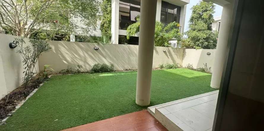 Villa itt: DAMAC Hills (Akoya by DAMAC), Dubai, EAE, 3 hálószoba, 255 m², azonosító: 707687