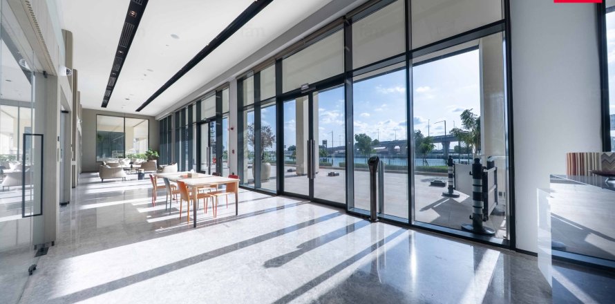 Kedai di Business Bay, Dubai, UAE 246.5 meter persegi № 679802