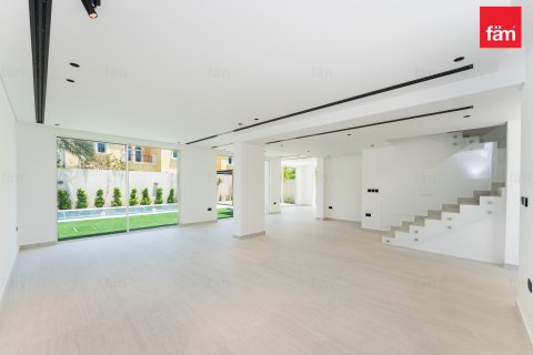 Vila v Jumeirah Park, Dubai, SAE 3 ložnice, 498 m² Č.: 679803