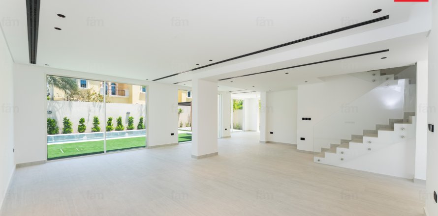 Vila v Jumeirah Park, Dubai, SAE 3 ložnice, 498 m² Č.: 679803