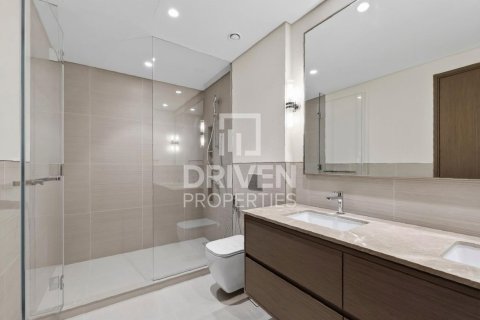 Downtown Dubai (Downtown Burj Dubai), Dubai, UAE의 임대용 아파트 침실 4개, 240.15제곱미터 번호 744867 - 사진 18