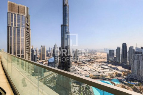 Downtown Dubai (Downtown Burj Dubai), Dubai, UAE의 임대용 아파트 침실 4개, 240.15제곱미터 번호 744867 - 사진 2