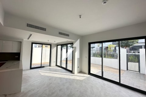 וילה להשכרה ב Dubai Land, Dubai, איחוד האמירויות  4 חדרי שינה, 240 מ"ר, מספר 679317 - תמונה 2