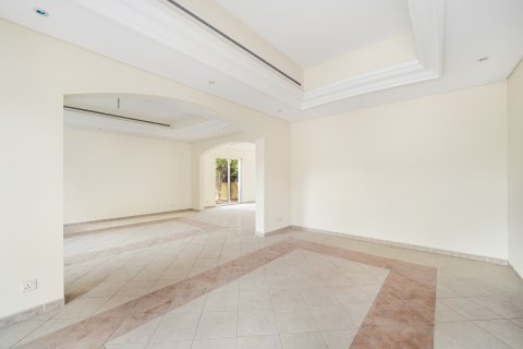 Vila u Dubai Investment Park, UAE 5 spavaćih soba, 555.28 m2 Br. 748541 - fotografija 13